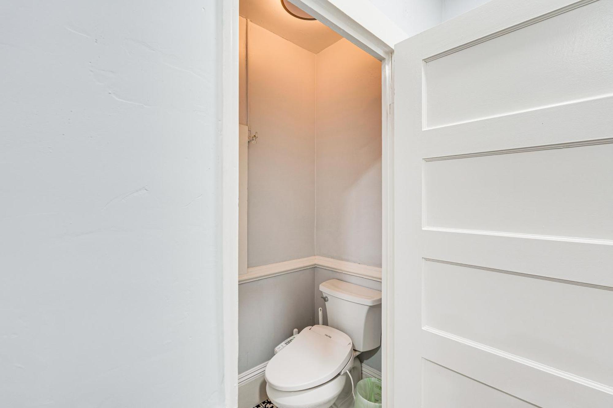 Bright Woodland Apartment Walk To Main Street Luaran gambar