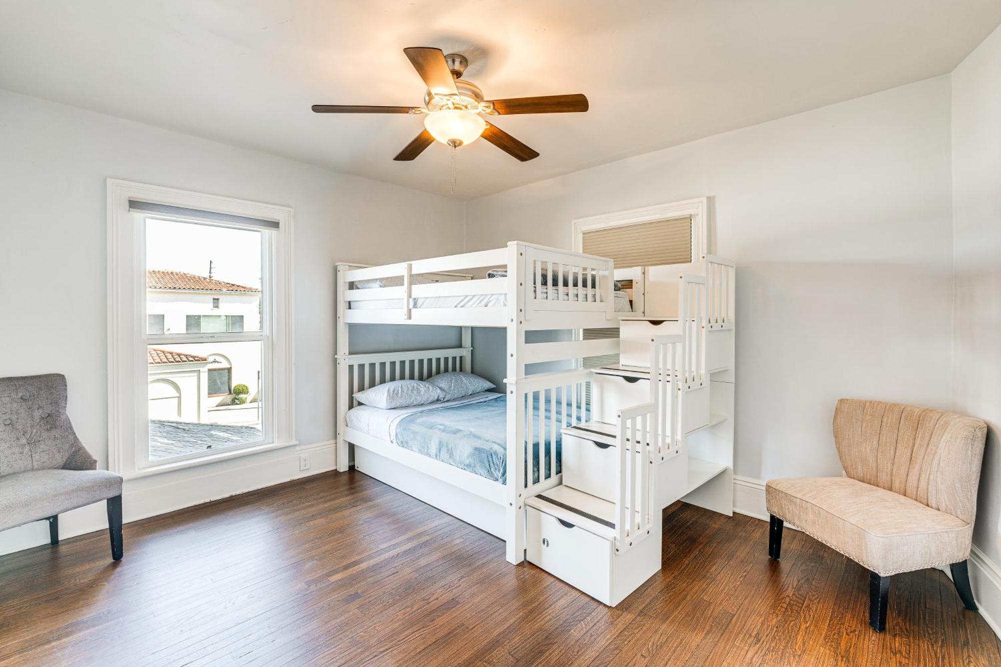 Bright Woodland Apartment Walk To Main Street Luaran gambar