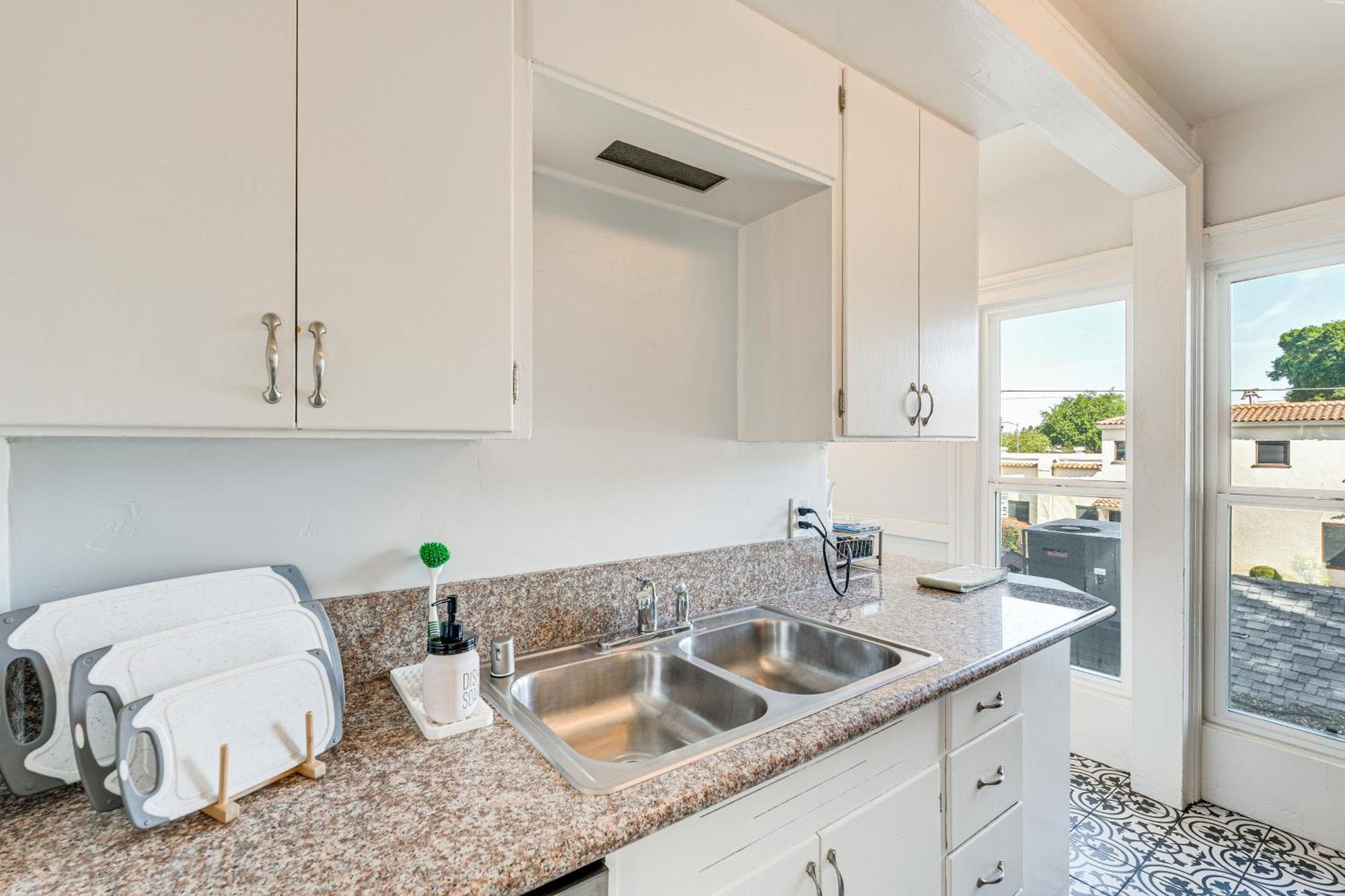 Bright Woodland Apartment Walk To Main Street Luaran gambar