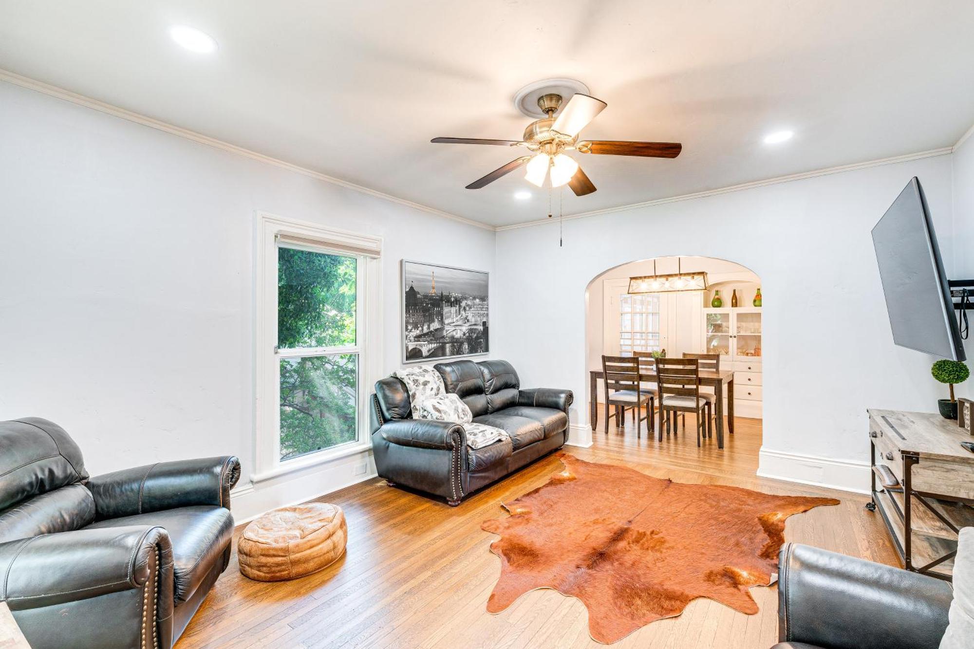 Bright Woodland Apartment Walk To Main Street Luaran gambar