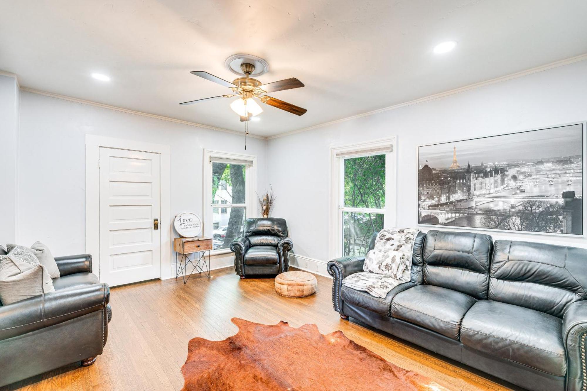 Bright Woodland Apartment Walk To Main Street Luaran gambar